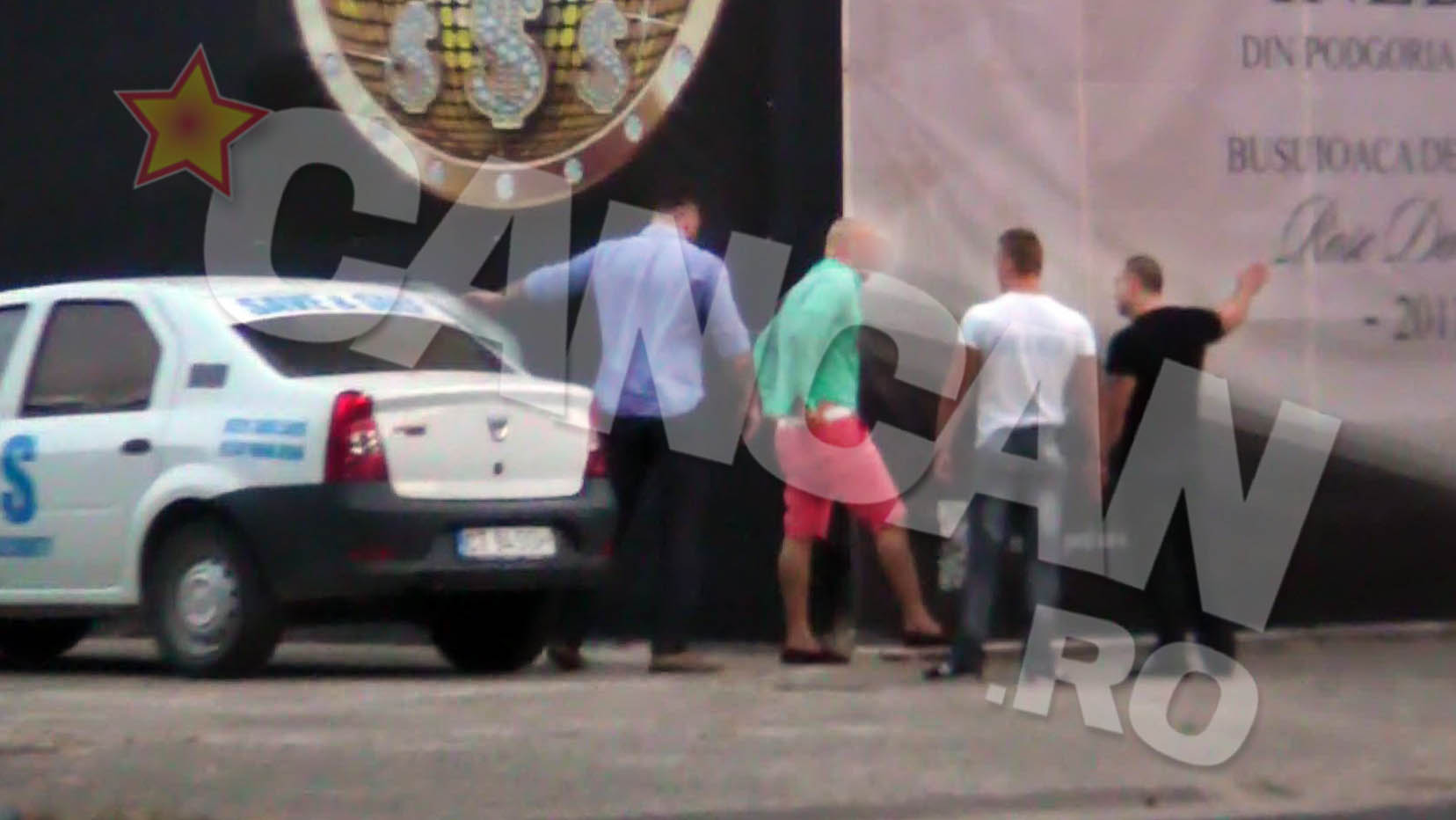 Dupa ce l-au batut, bodyguarzii il aduc cu forta inapoi la club