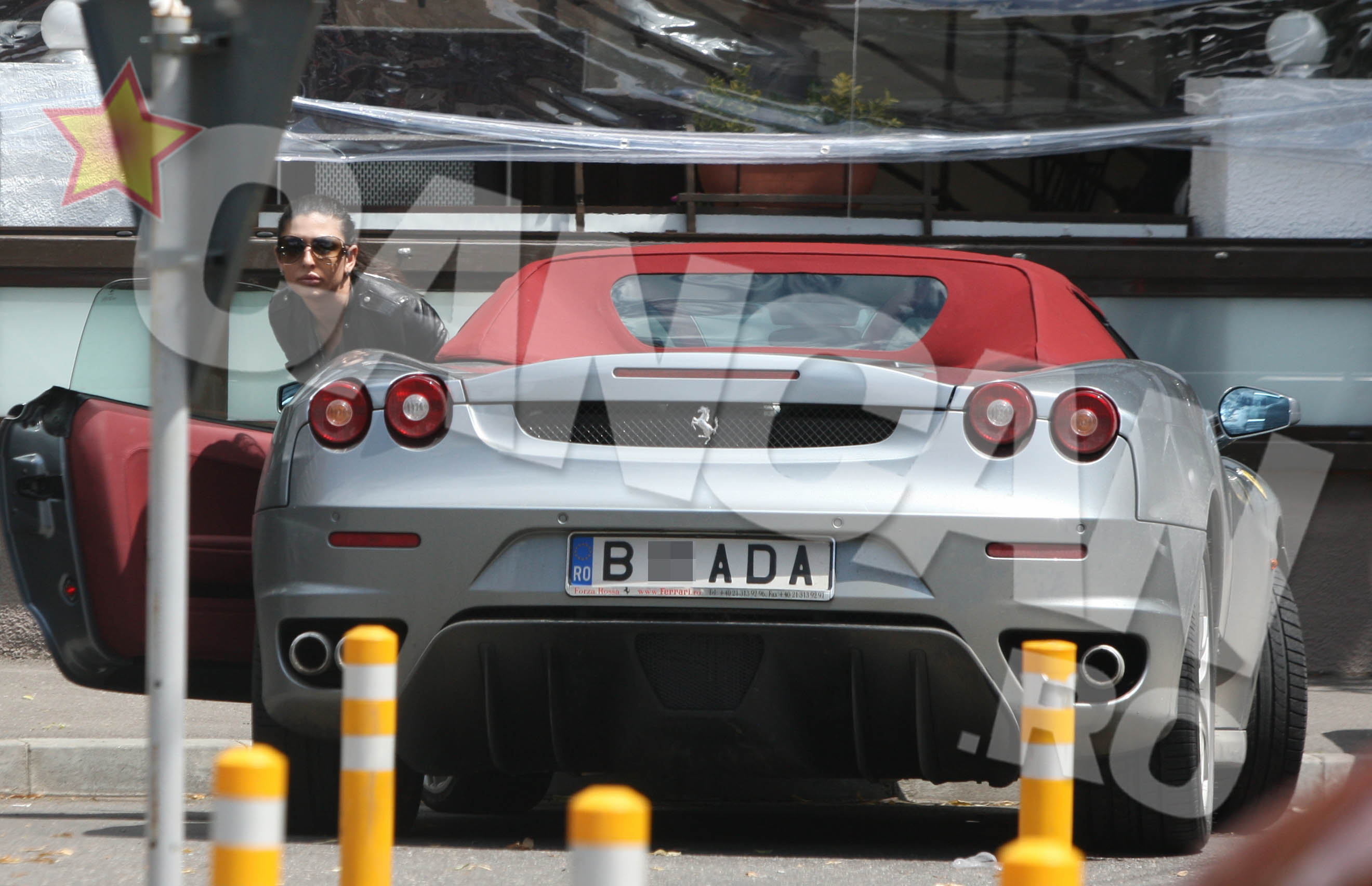 La numai 22 de ani, fata isi permite lucruri la care altii nici nu indraznesc sa viseze.