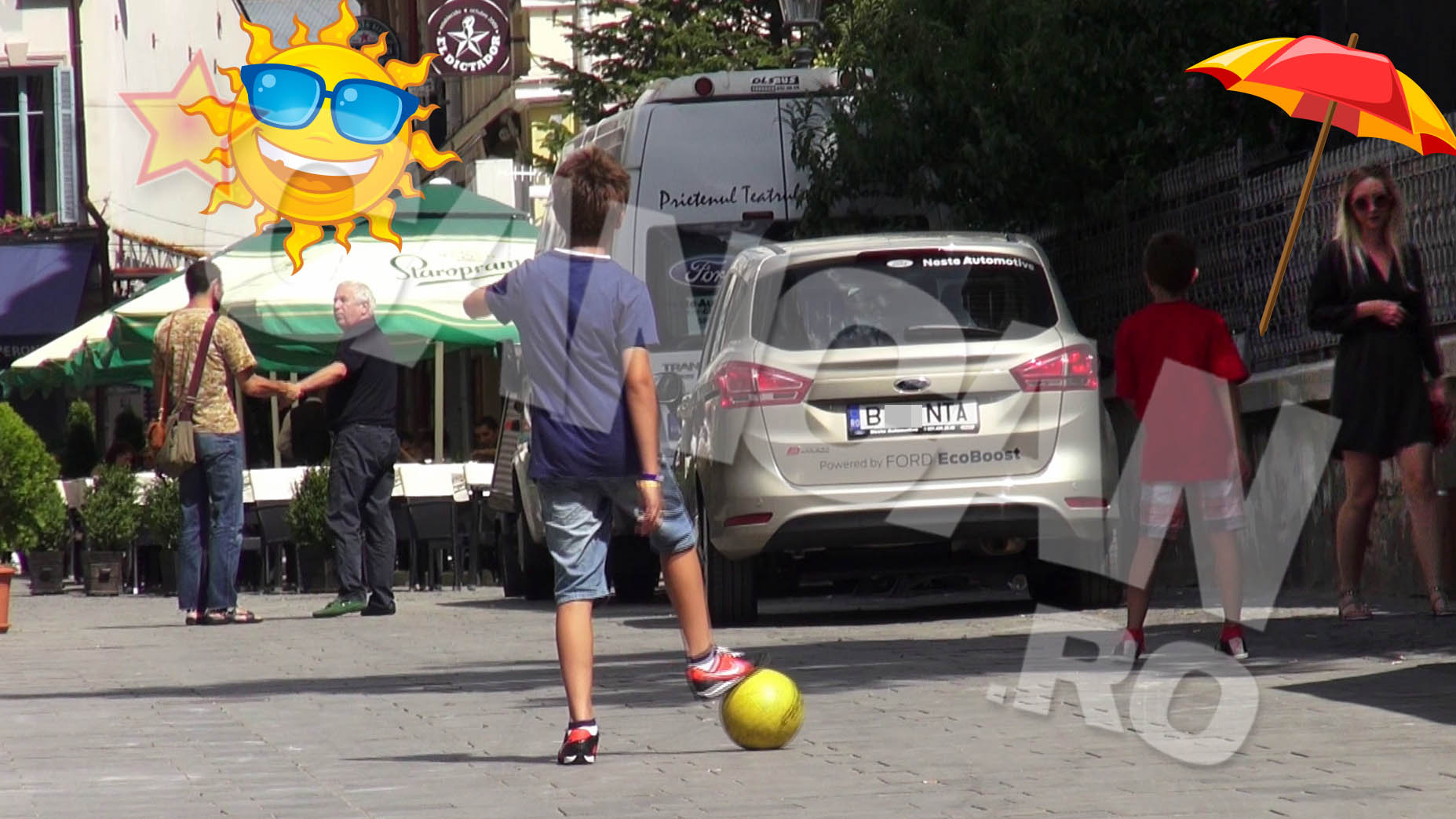 In timp ce Firicel s-a oprit sa schimbe doua vorbe cu actorul George Mihaita, blonda s-a retras la umbra