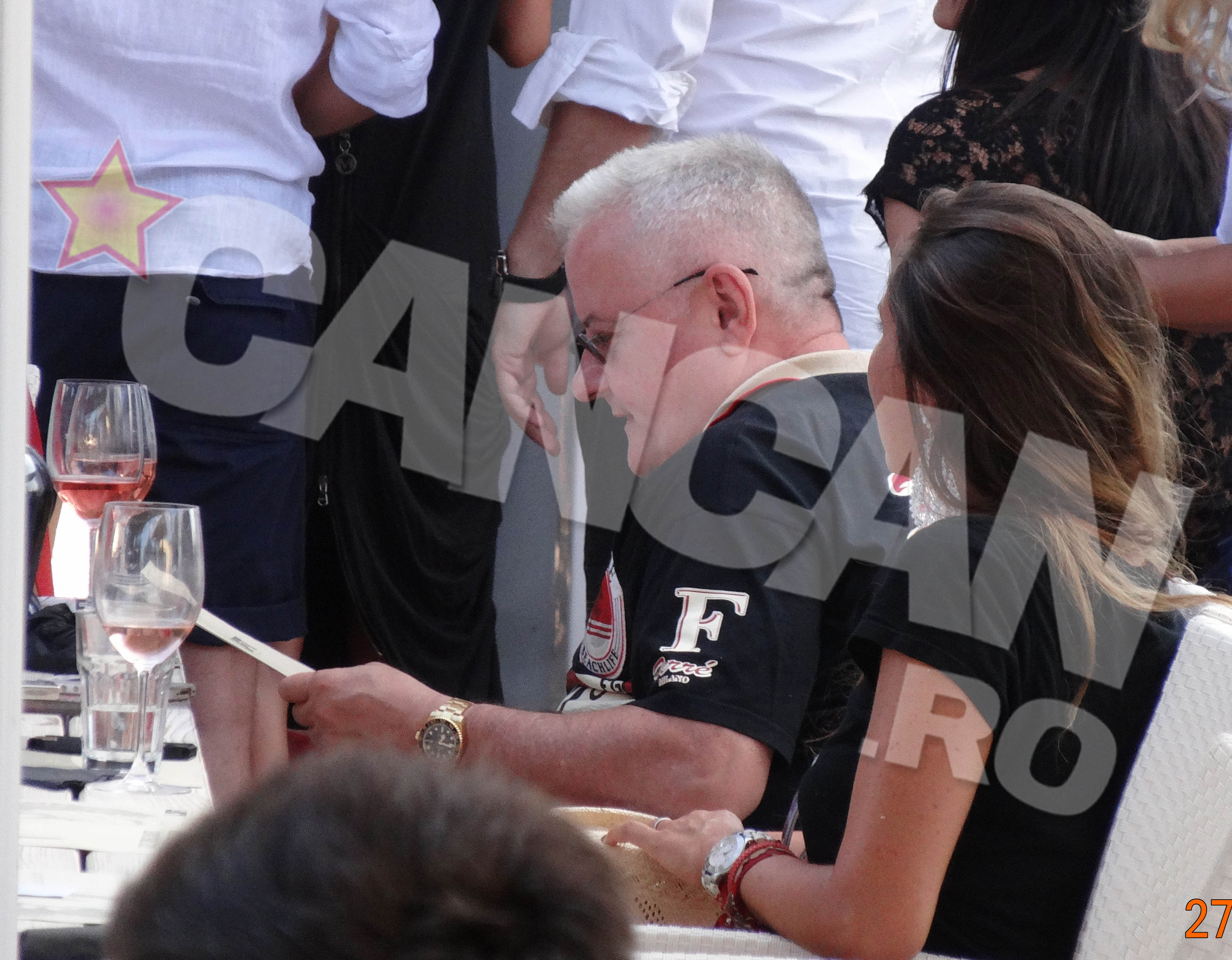 La salvari, Iri a asortat un tricou tip 