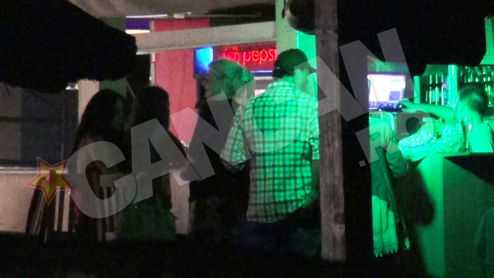 ... dar ea l-a cam ignorat