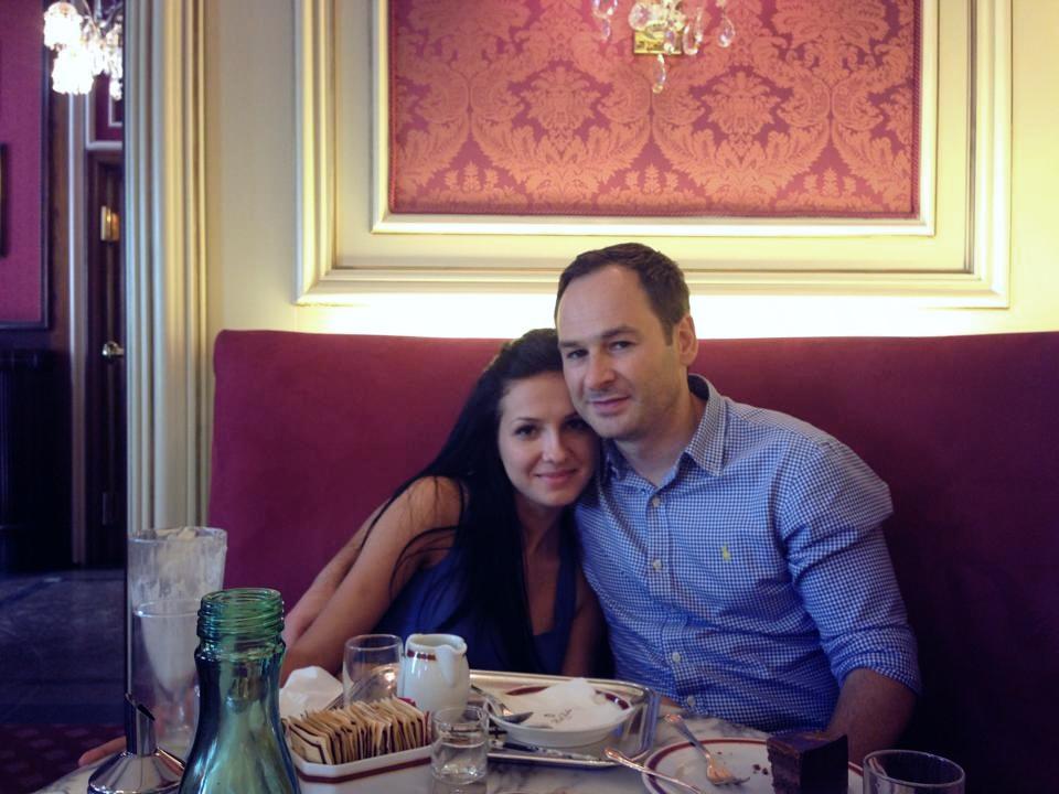 Desi sunt de putin timp impreuna, milionarul si Adina au avut timp sa se plimbe prin lume