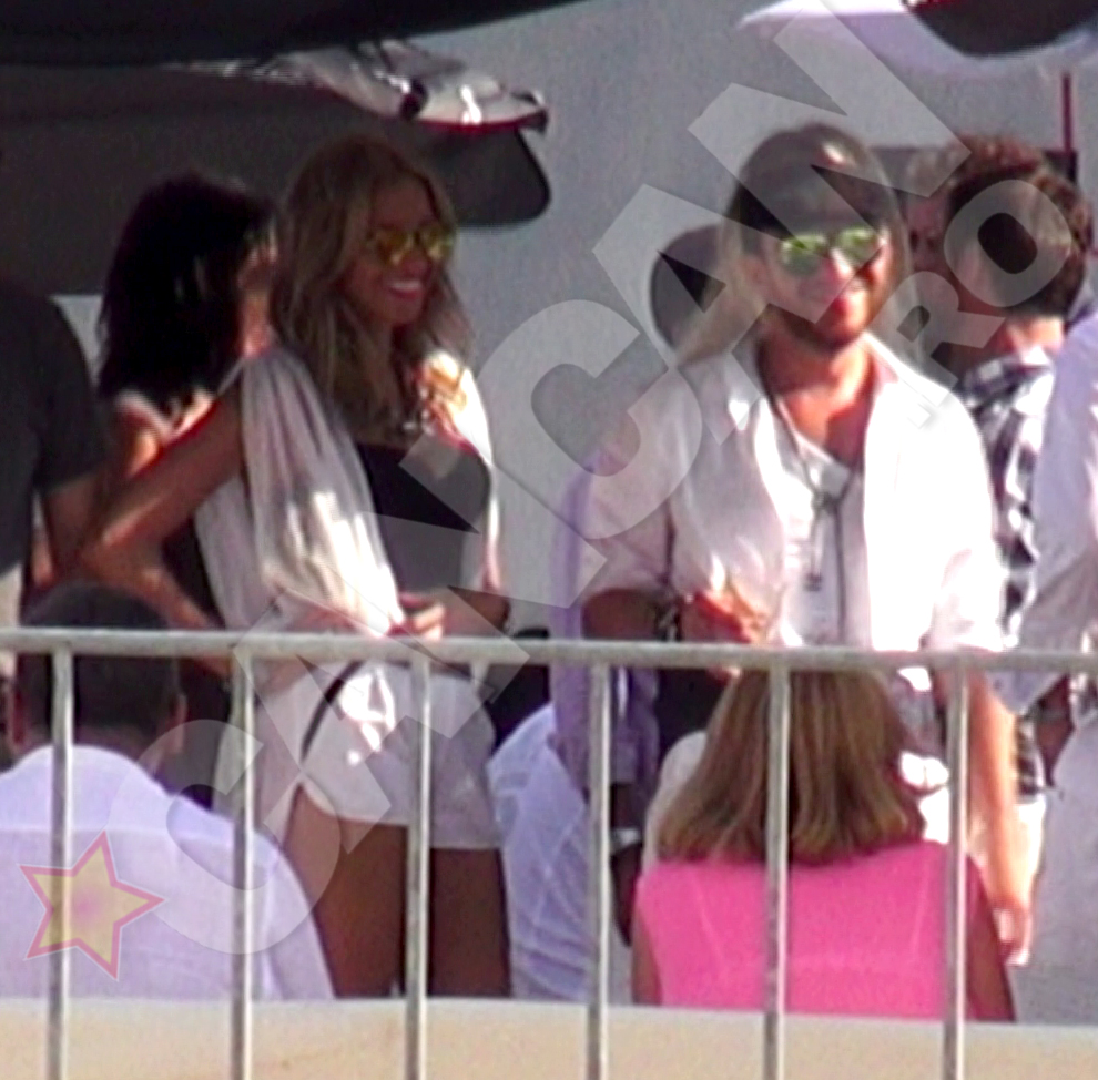 La aniversare, a fost inconjurata de multi prieteni, printre care si cativa specialisti in fashion. Unul dintre ei, Stefan Pelger, i-a stat aproape toata seara.