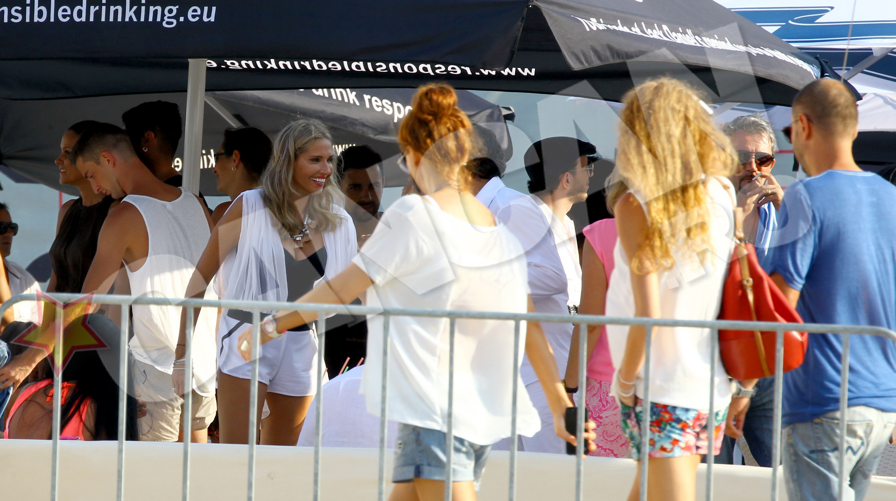 Ileana nu se teme sa imbrace tinute indraznete, care ii dezvaluie trupul trecut de prima tinerete.