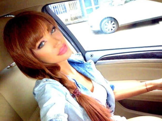 Dornica sa experimenteze un look nou, Bianca si-a atasat la un moment dat un breton fals