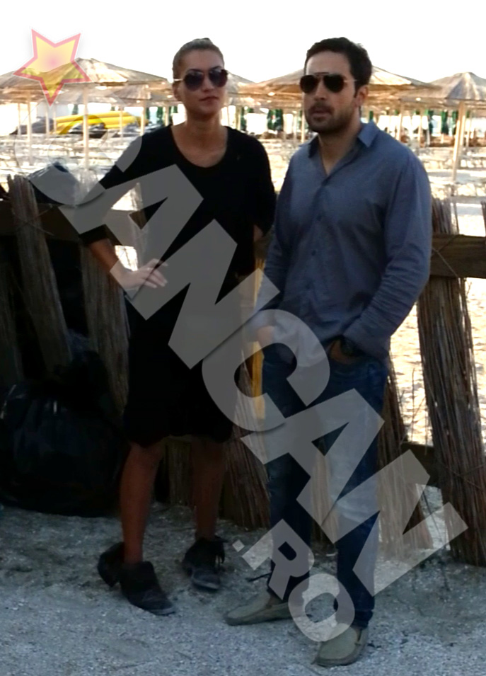 Tudy si bruneta s-au plictisit cateva minute, unul langa altul