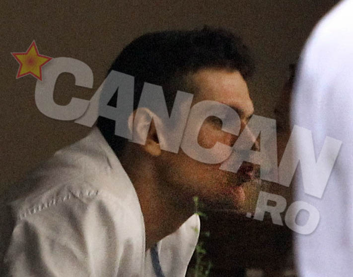 In asteptarea mancarii, artistul ii fura un sarut