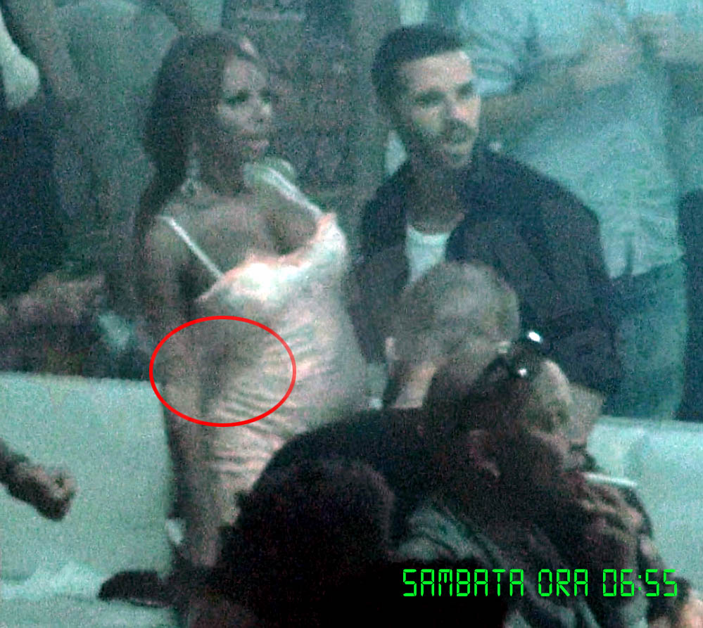 Chiar daca unul dintre insotitori a indraznit sa o ia de mijloc, 