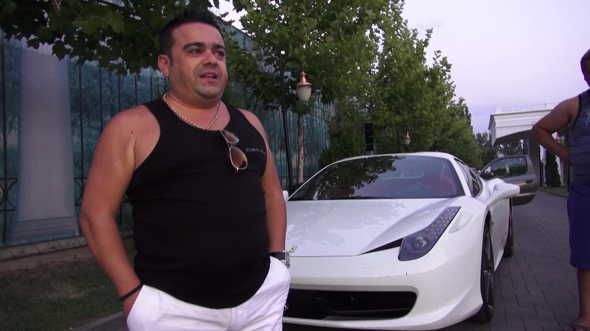 Acum, Minune nu-si mai incape in piele de mandrie