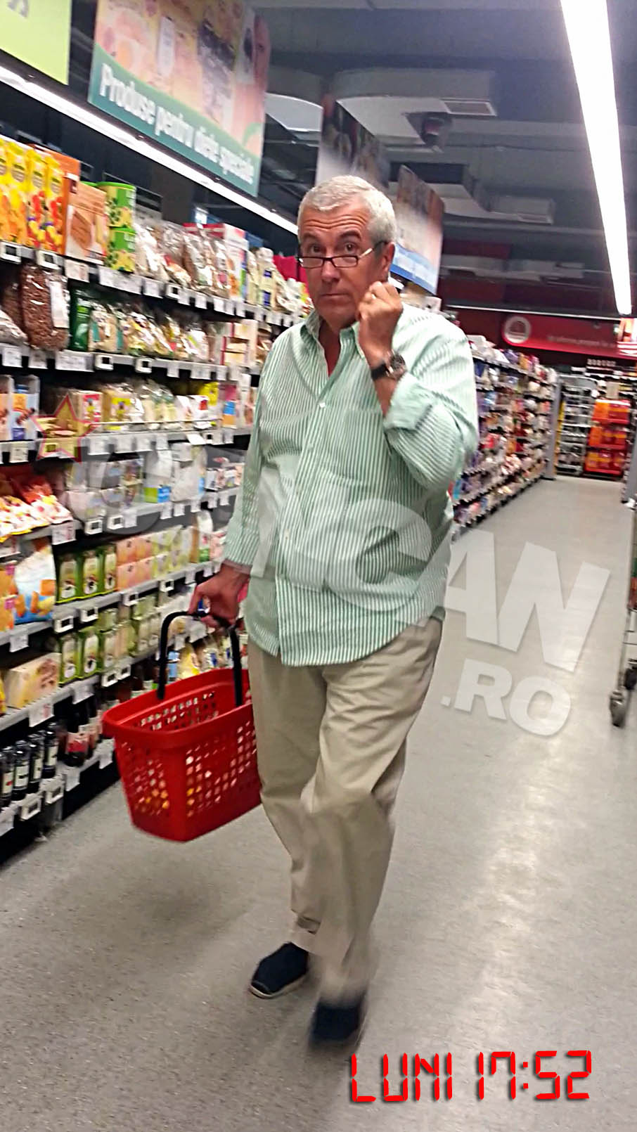 Sesiunea de clatit ochii prin supermarket se apropie de sfarsit, iar Tariceanu pleaca acasa cu o inghetata, biscuiti si o punga de seminte