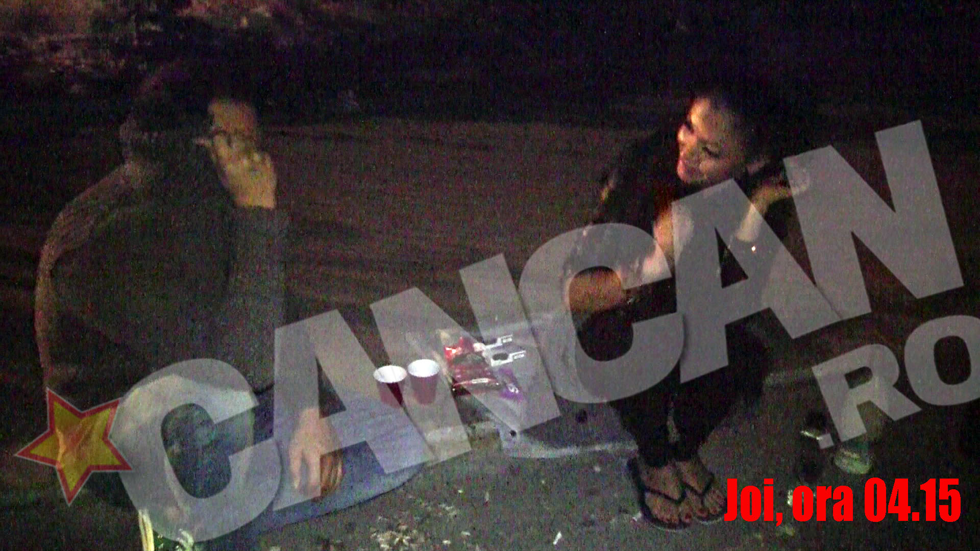 Andreea si Stefan au petrecut aproape doua ore pe bordura de langa biserica