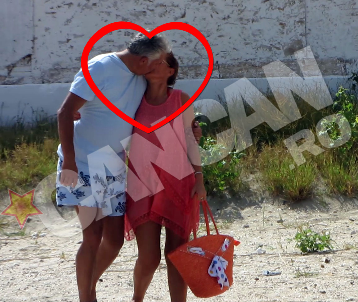 Politicianul isi saruta cu pasiune sotia