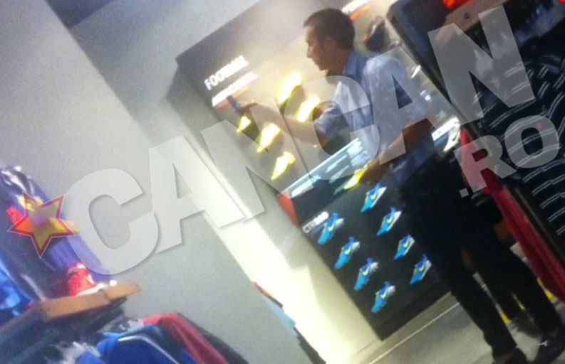 Pozeaza cu mare grija treningurile si tricourile expuse