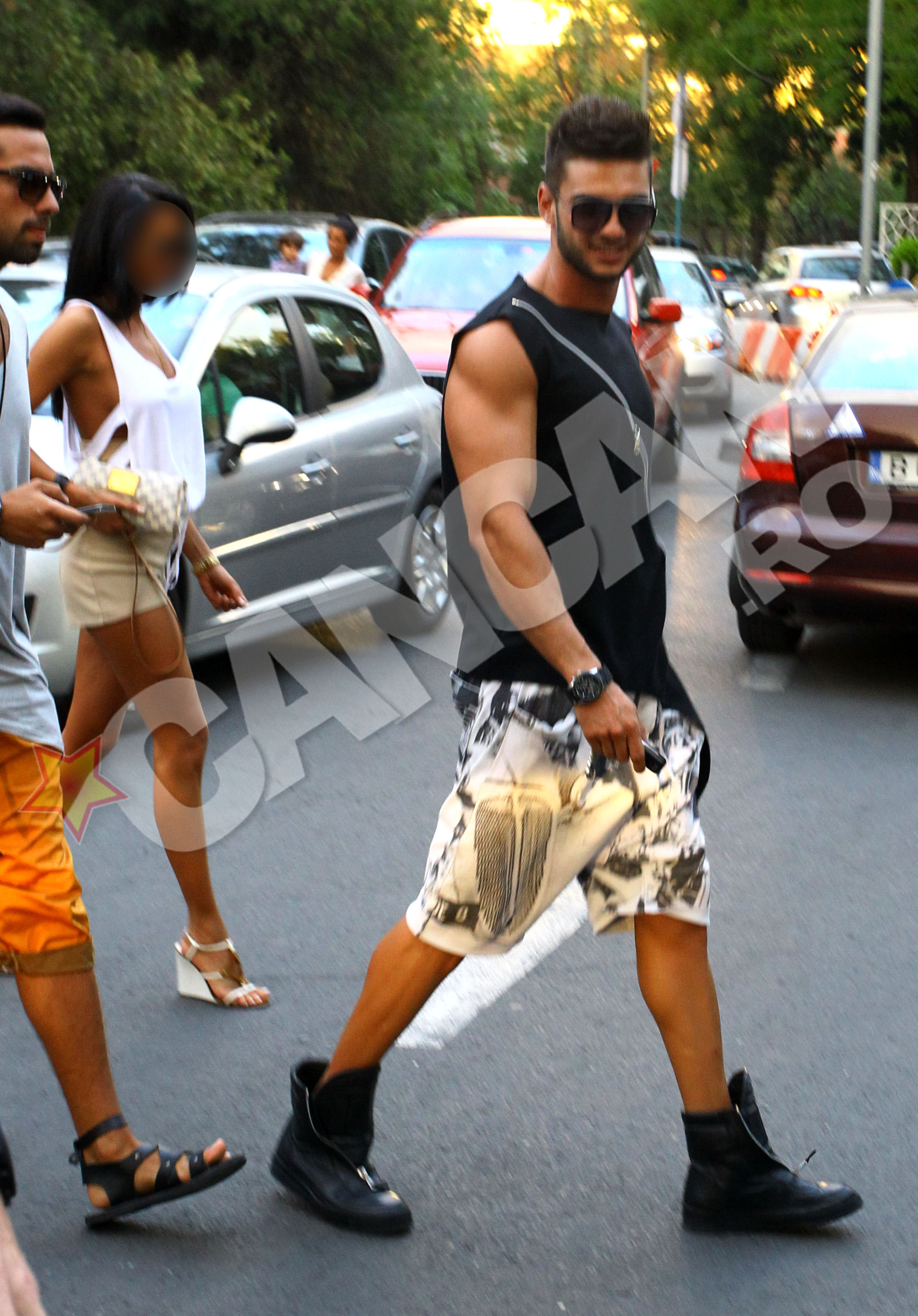 Dorian face senzatie alaturi de noua lui cucerire - o bruneta apetisanta