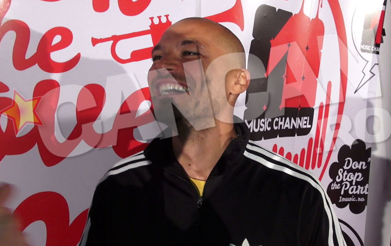 Puya a raspuns razand la intrebarile despre muzica, succes, bani...