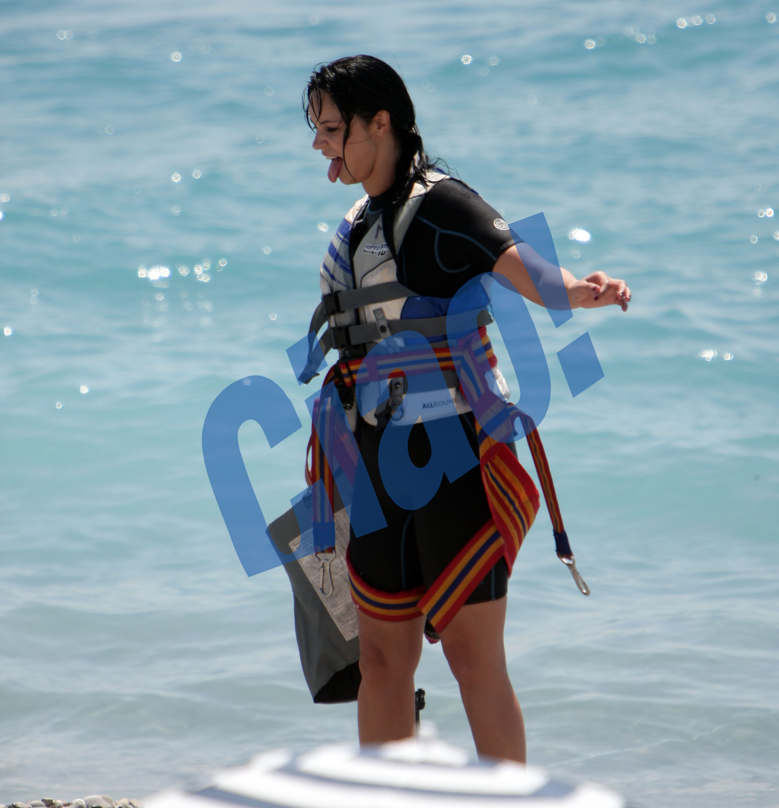 Si Zanele scot limba!