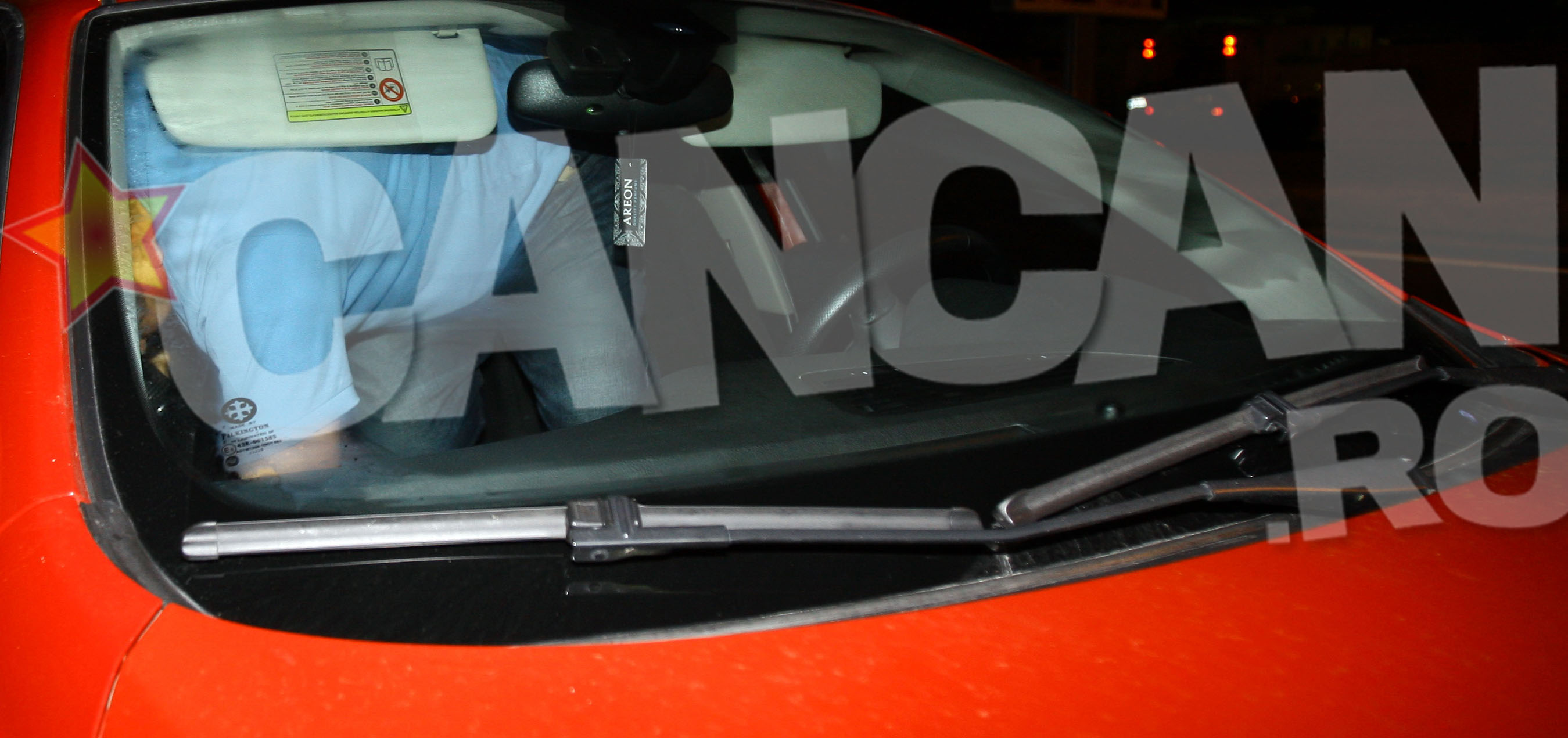 Parca pentru mai multa adrenalina, masina a fost parcata chiar pe marginea strazii