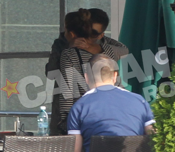 In momentul in care decid sa se desparta, el o saruta apasat pe gat si...