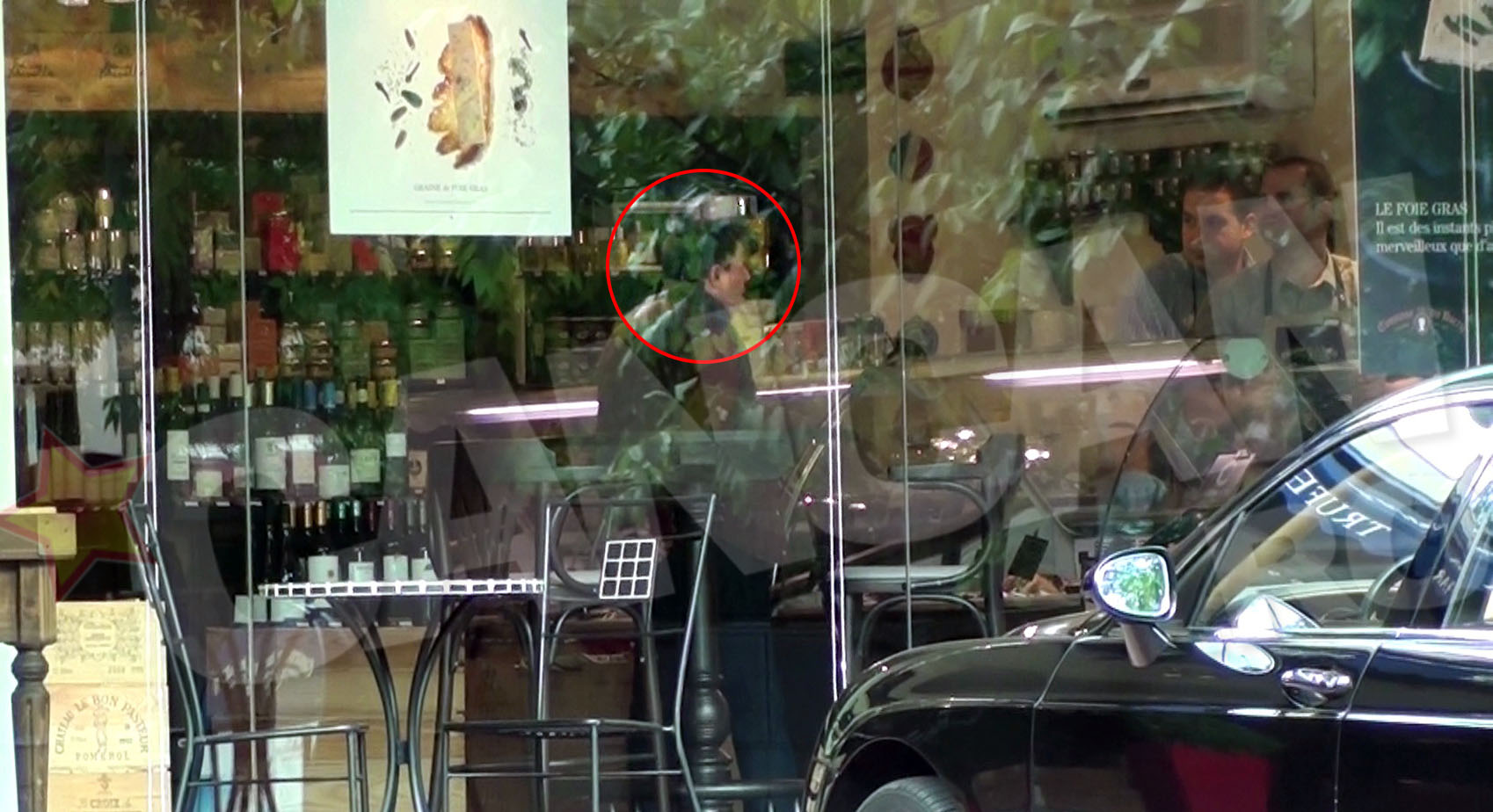 Sambata, la ora 15.00, Turcu si-a cumparat carne de la un magazin de fite