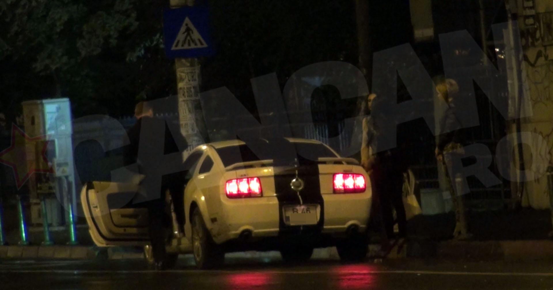 Luptatorul a urcat cu toate fetele in masina sa