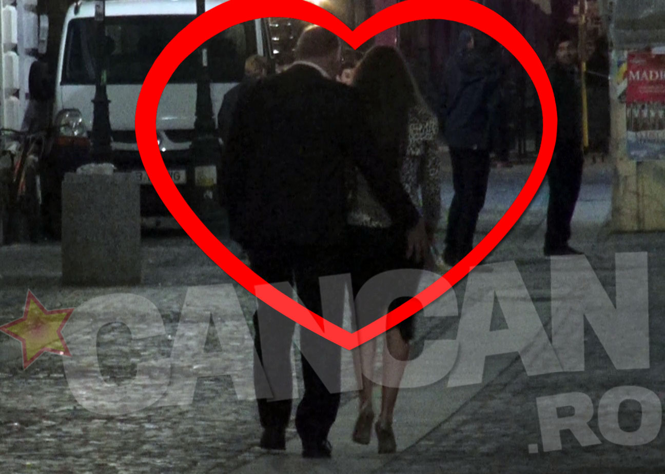 Tolea nu s-a sfiit sa o atinga obraznic, in public