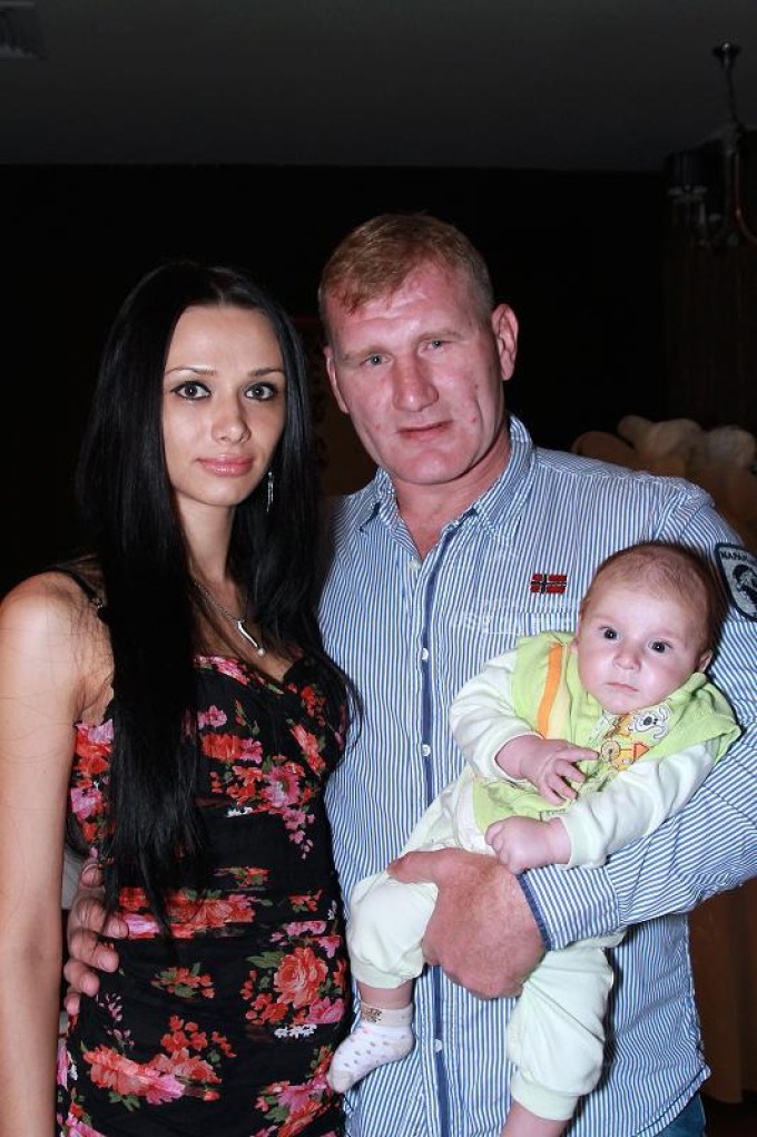 Tolea Ciumac si verisoara Roxanei Vancea