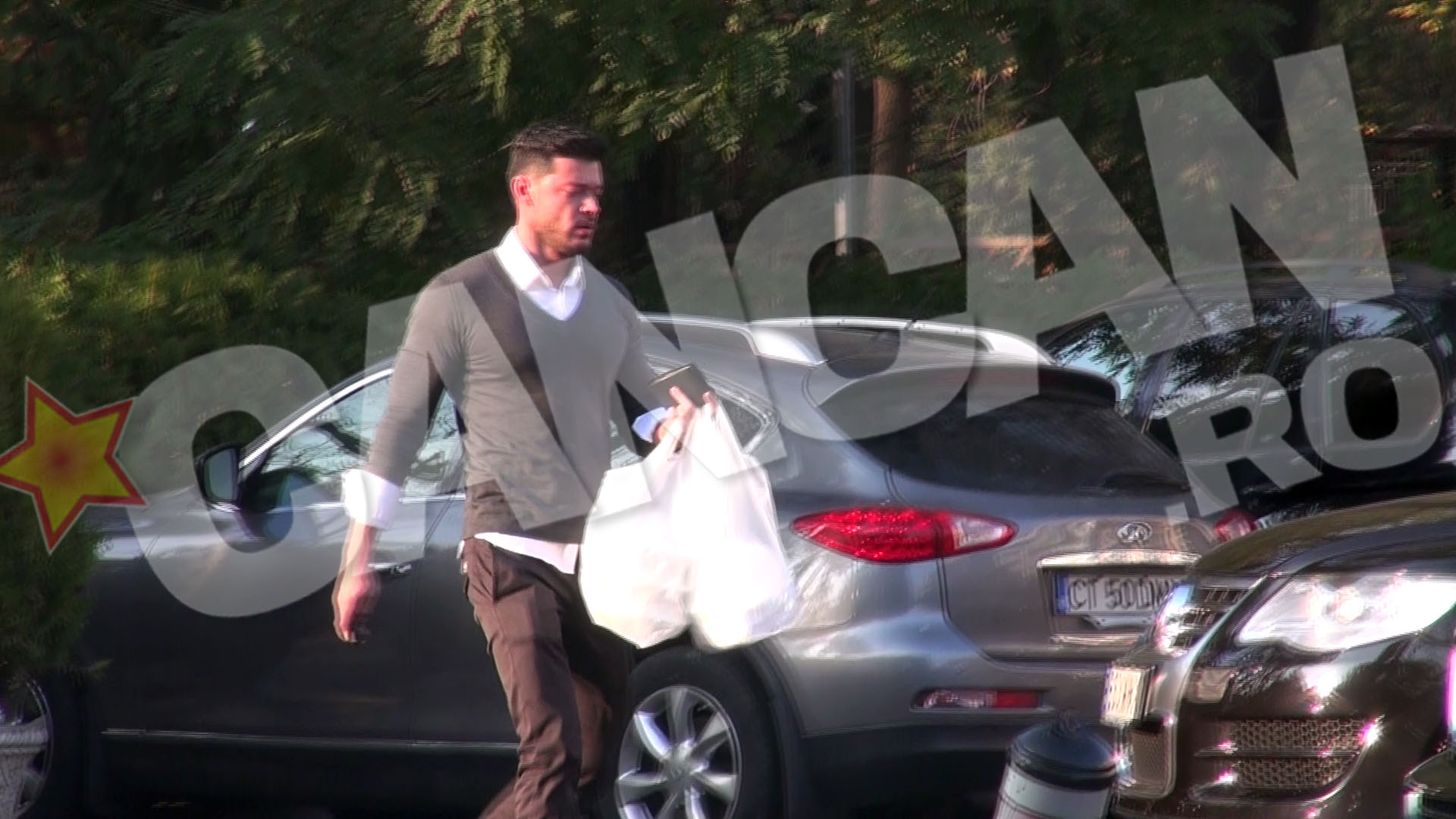 Usor abatut, Victor se indreapta cu plasele spre masina