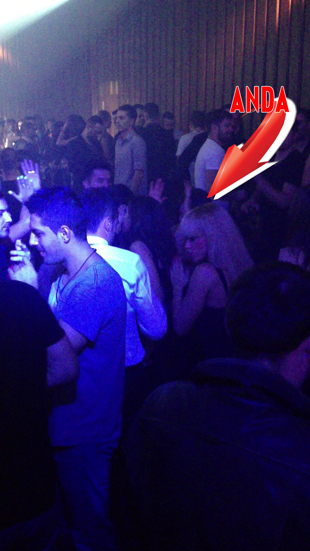 Anda si Iulian nu s-au dezlipit unul de celalalt toata noaptea.