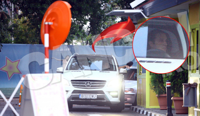 Eba si Syda au oprit intr-un fast-food, de unde au luat mancare la pachet