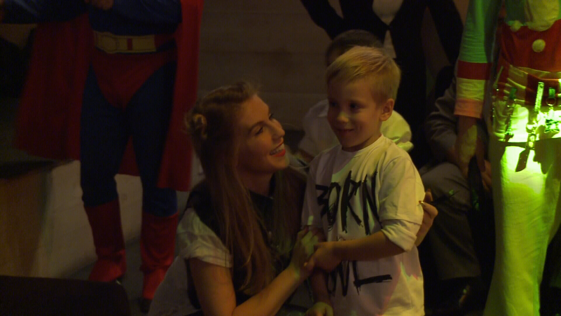 Cantareata Corina i-a organizat o petrecere pe cinste lui Robin