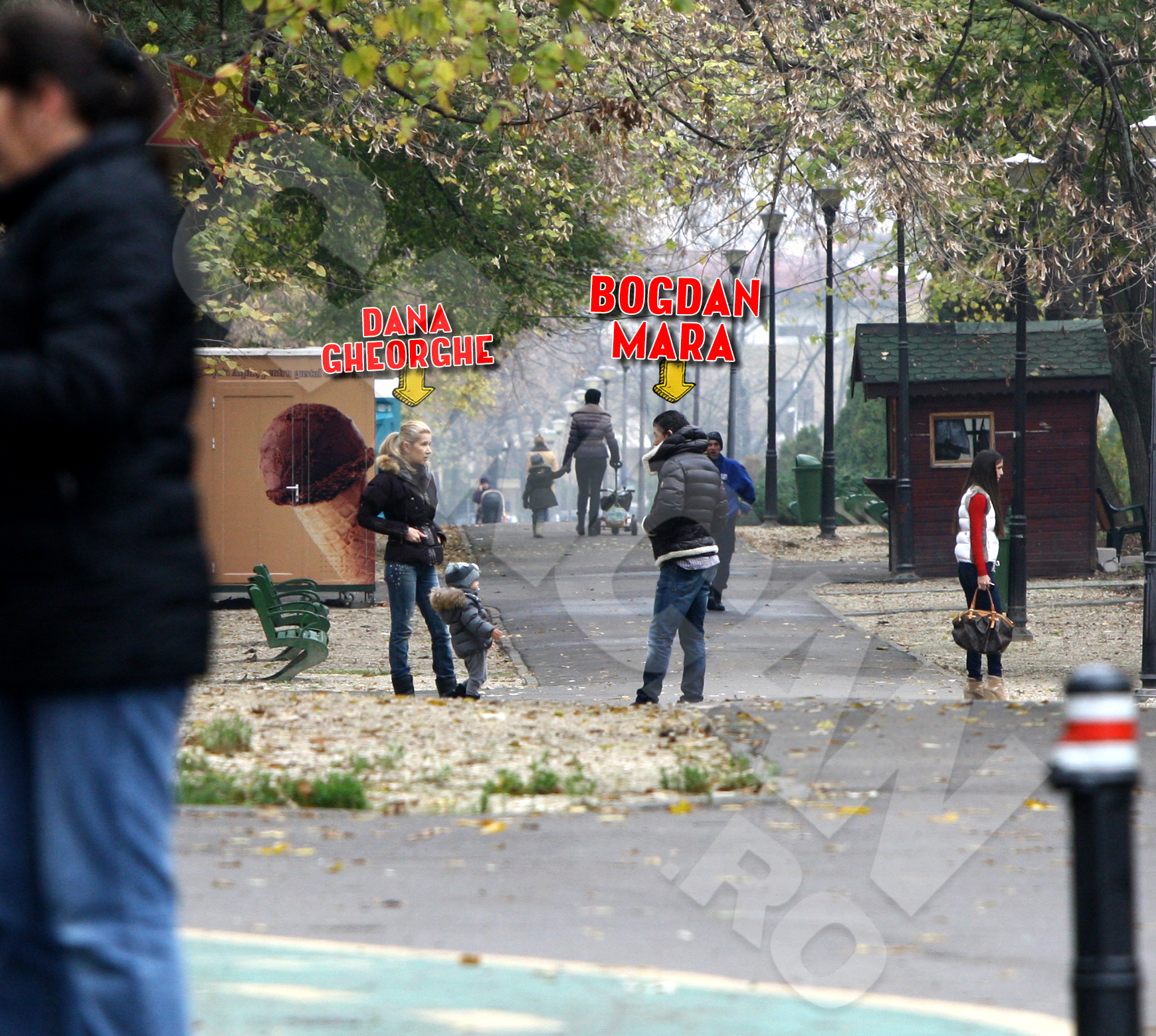 Bogdan Mara si Dana Gheorghe au iesit cu copiii in parc