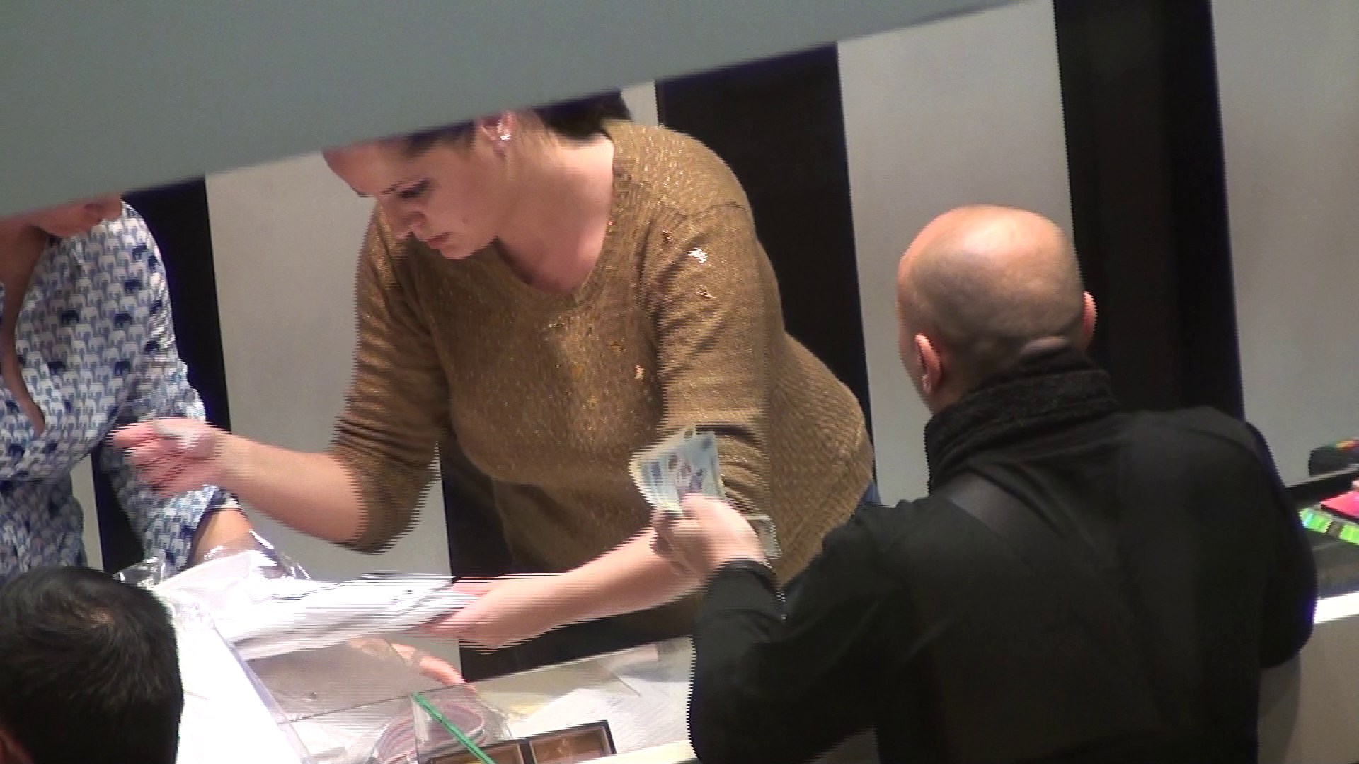 Marcel Pavel a scos din buzunar aproape 3000 de le pentru tinuta fiului sau