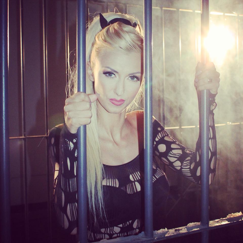 Pentru Andreea Balan trebuie sa scoateti din buzunare aproape 4000 de euro.