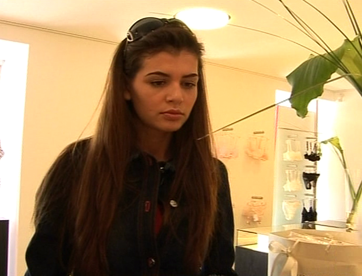 Asa arata Monica Gabor la 18 ani