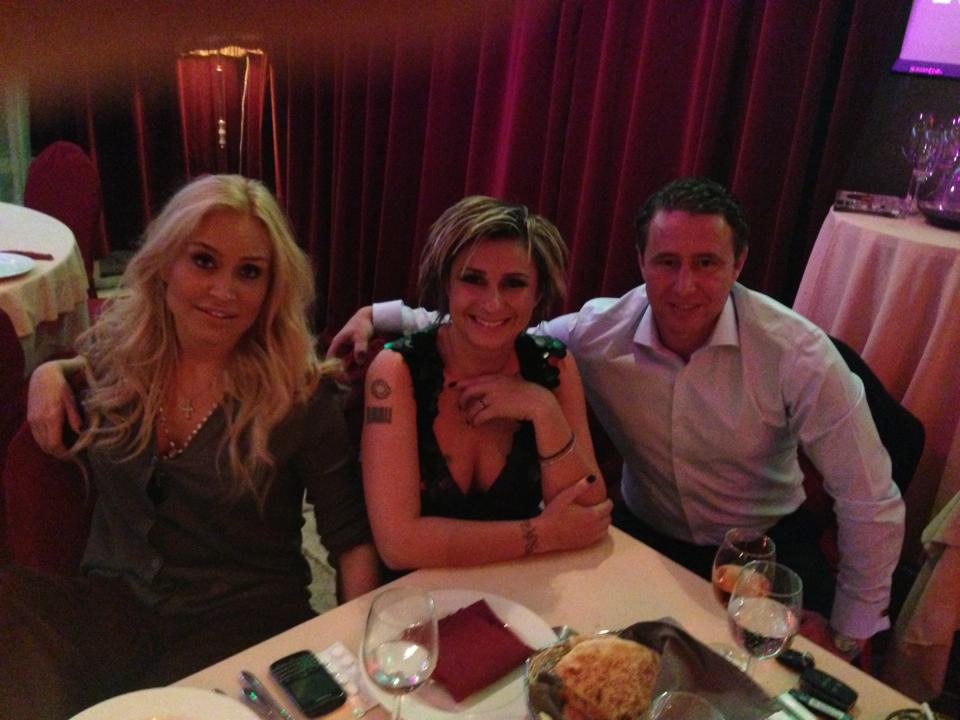 Vica blochina este cea mai buna prietena a sexy impresarei