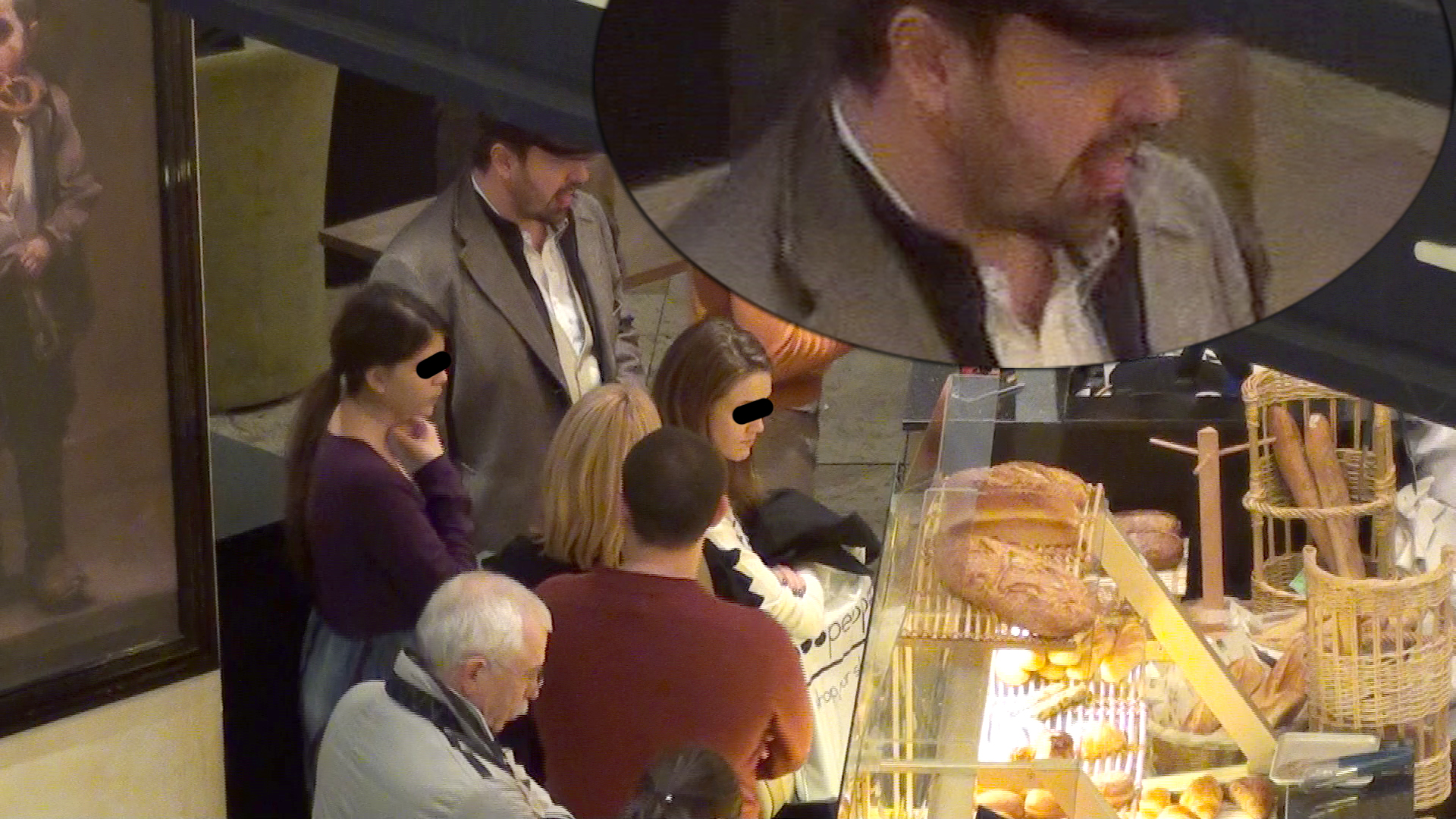 Horia Brenciu a scos limba in fata vitrinelor cu 