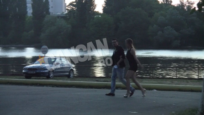 27 mai 2013. Bianca a fost deranjata de faptul ca, dupa ce s-a intalnit cu Cristea in parc, fotbalistul a agatat o blonda in club si a dus-o acasa la el