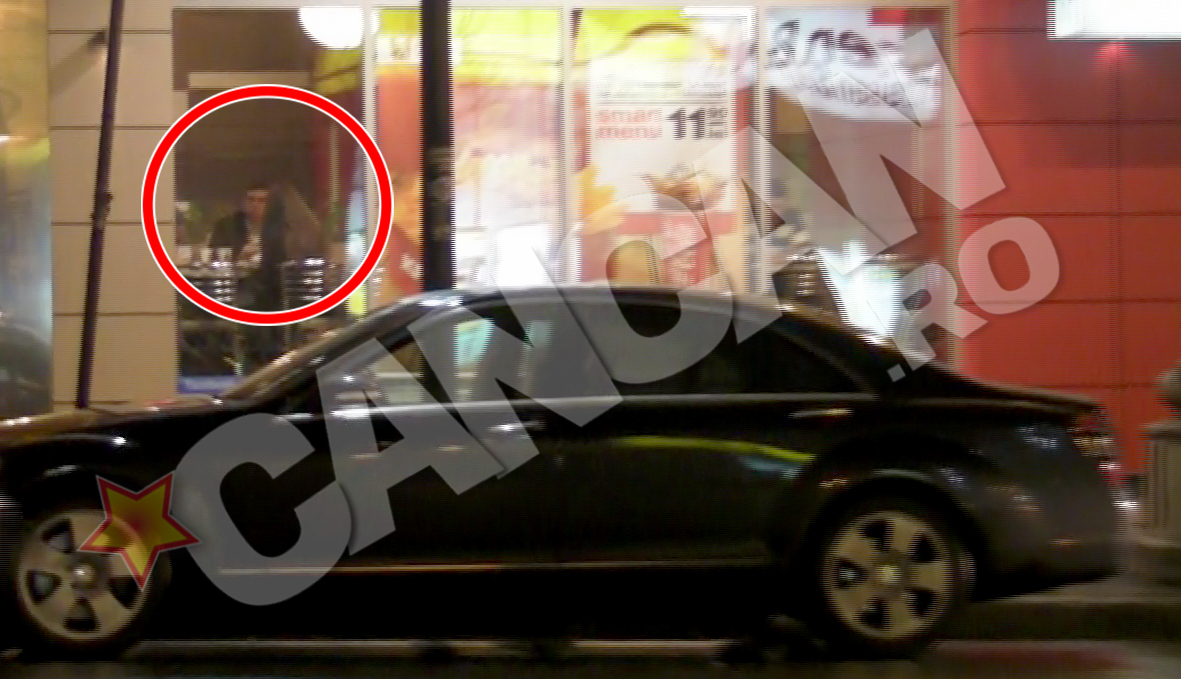 Cu o ochii in permanenta la masina parcata neregulamentar, cei doi si-au potolit rapid foamea