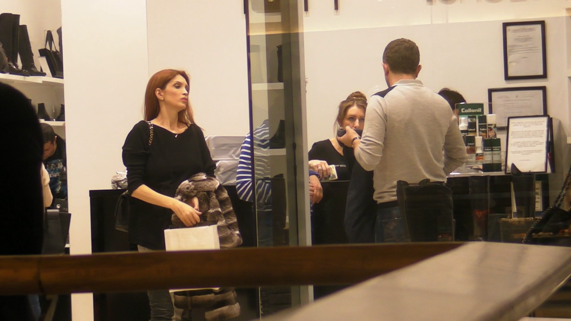 Dupa lungi cautari, Alin Ionescu si-a ales in final 3 perechi de pantofi