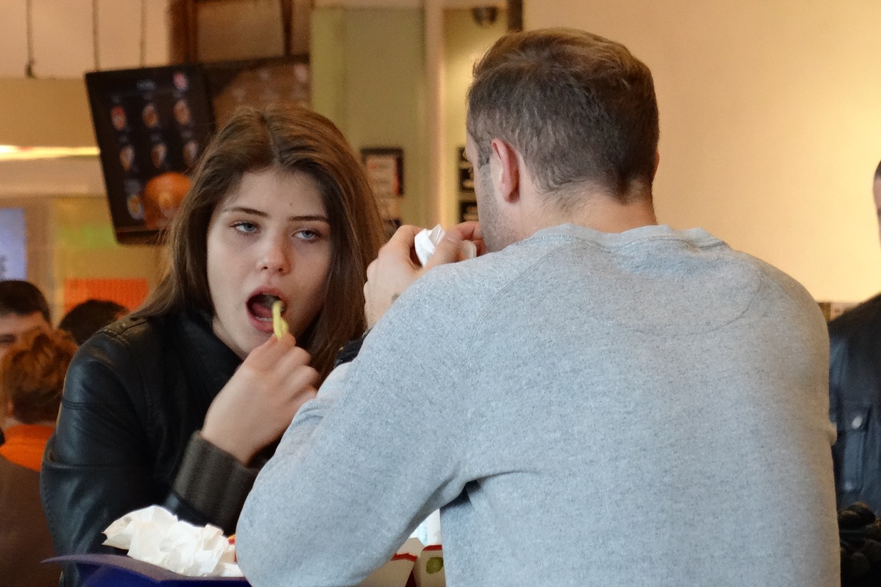 Sorin Brotnei a scos o stena la fast-food