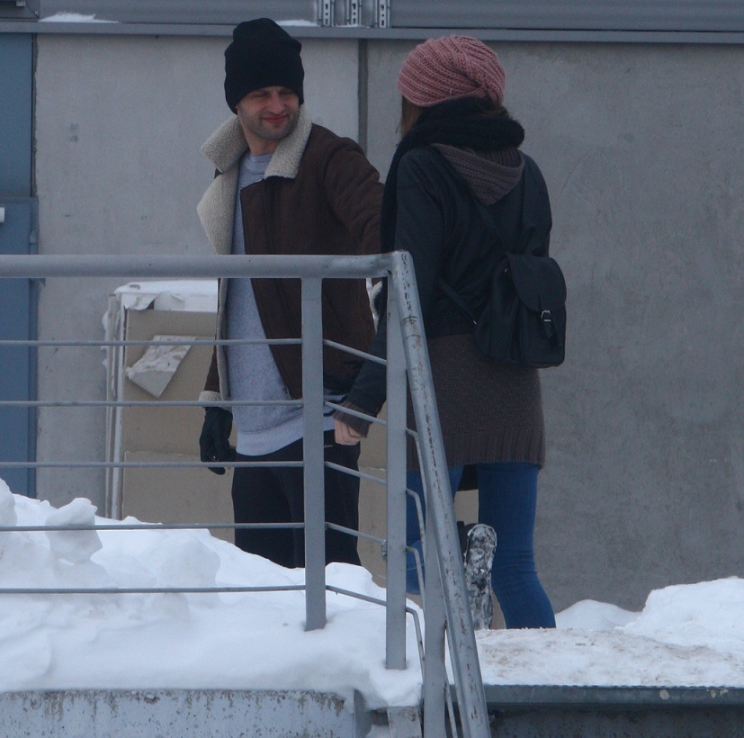 In parcare, Sorin a luat-o de mana pe satena misterioasa