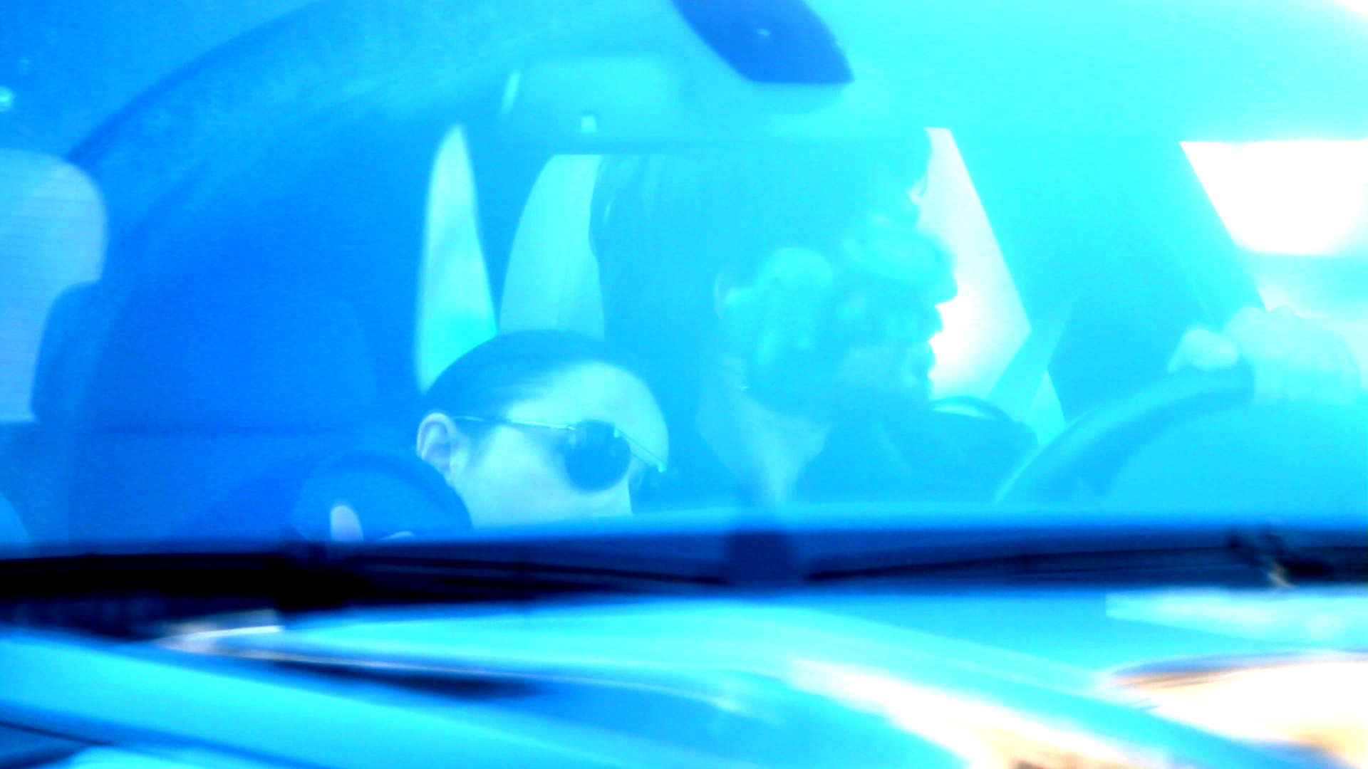 Andreea a stat lipita de Tuncay in masina