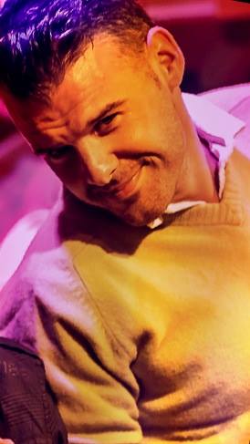 Tinu a cunoscut-o pe Roxana la sfarsitul anului trecut