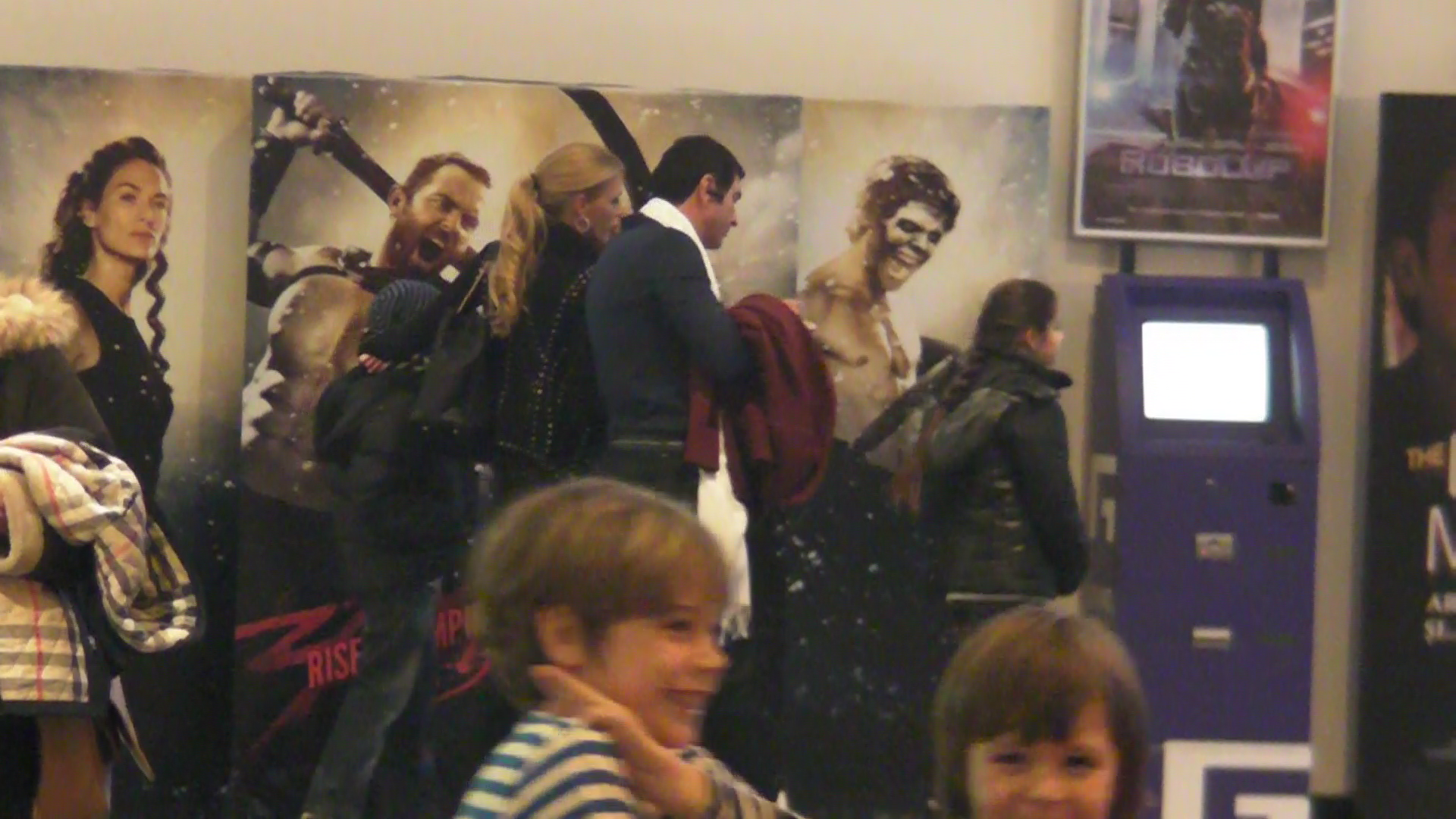 Cristi si Alina au iesit la mall cu copiii lui din casatoria cu Mihaela Borcea