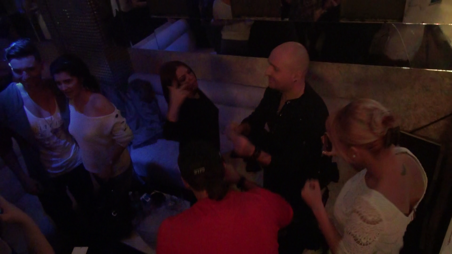 Costi Ionita a dansat toata noaptea cu doua domnisoare