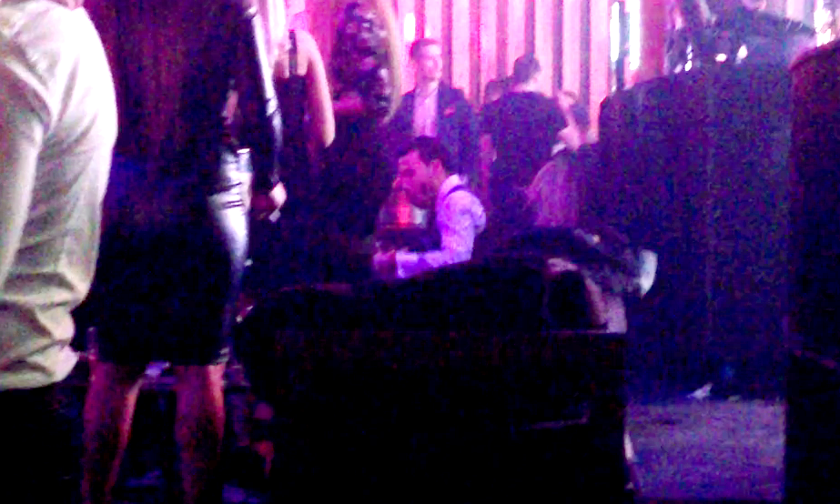 A mancat mai toata seara