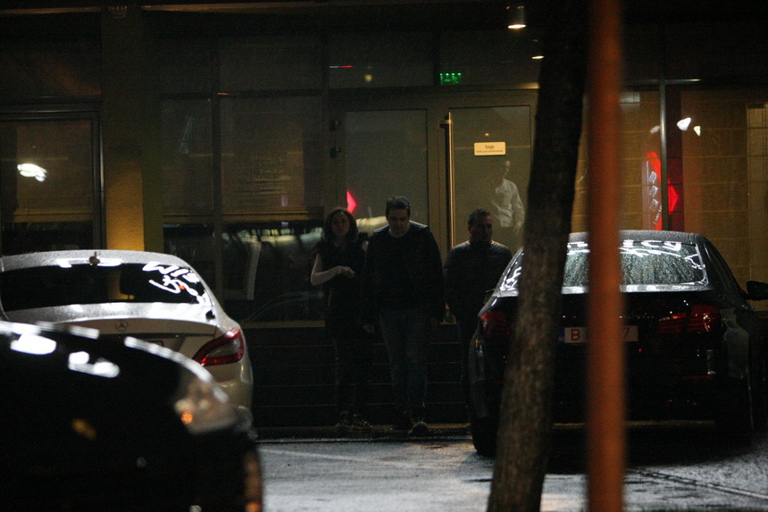 In parcare, pe DJ il astepta bolidul sau de lux, cu numere rosii