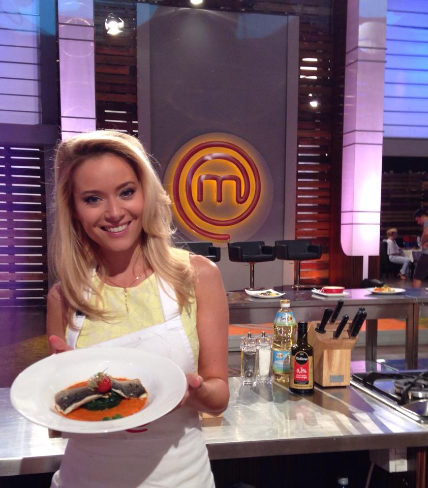 Laura este foarte priceputa in bucatarie si se descurca foarte bine cu treburile casnice