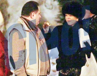 Revista Ciao! a publicat, in exclusivitate, in ianuarie 2012, primele imagini cu Oana Niculescu Mizil si Marian Vanghelie ca si cuplu, intr-o excursie in Alpii francezi