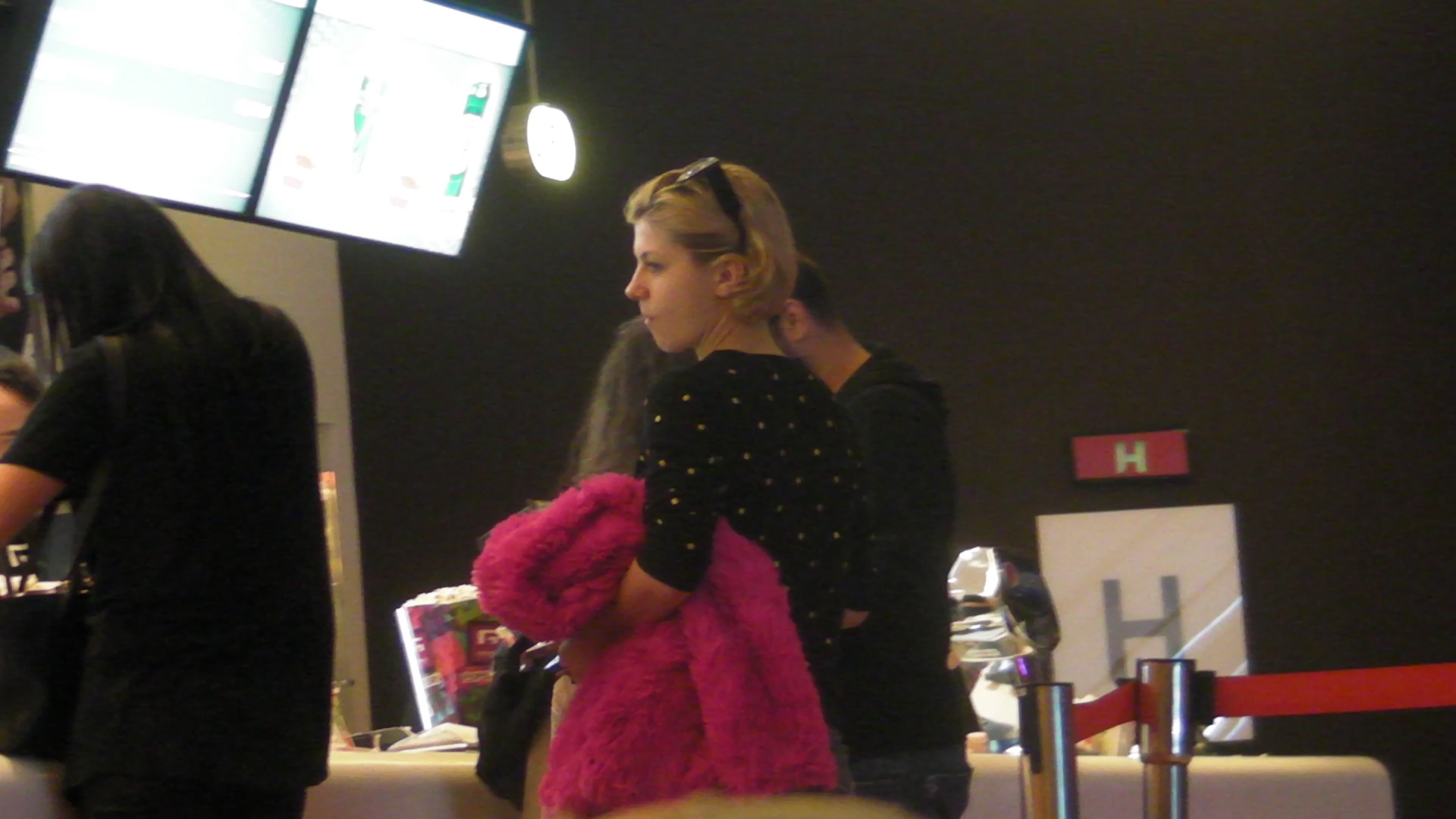 Marian Ionescu a trimis-o pe partenera lui sa cumpere bilete, ca sa nu fie vazuti impreuna